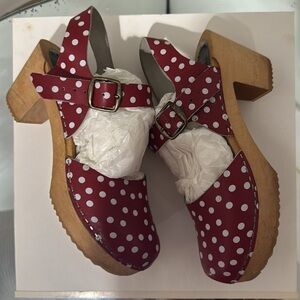 Cape wood clogs red poka dots 39